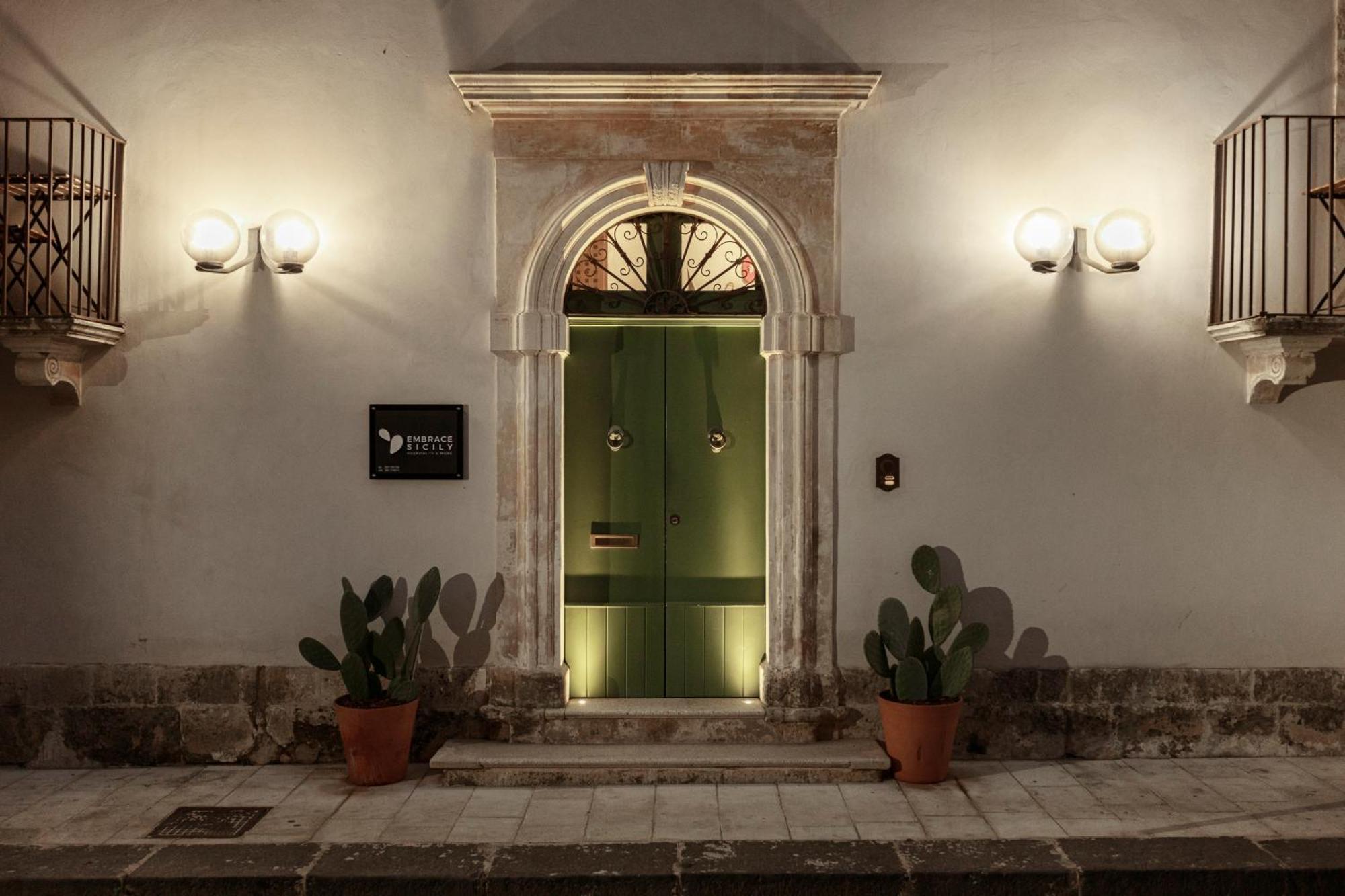 Embrace Sicily Guest House Noto Eksteriør billede